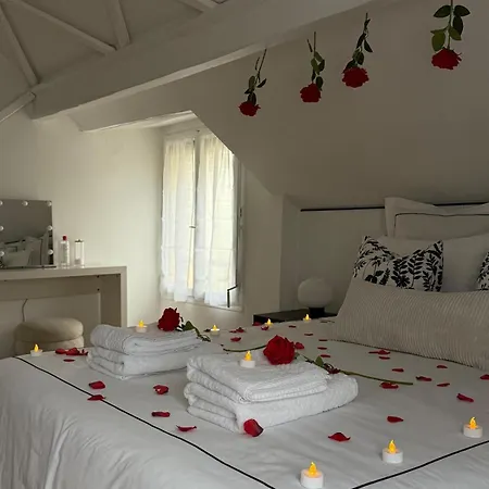 With Private Hot Tub 30 Min From Paris Holiday home *