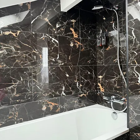 Hébergement de vacances La Prestige - Jacuzzi Et Cinema - Cergy-village