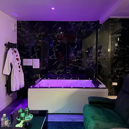 Holiday home With Private Hot Tub 30 Min From Paris *